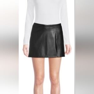 No Boundaries Faux Leather Mini Skirt size XS (1)       17-016